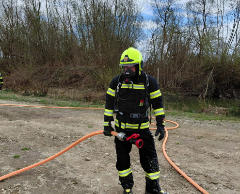 b6909777-5cab-4fe5-b5e0-6b3b466455da